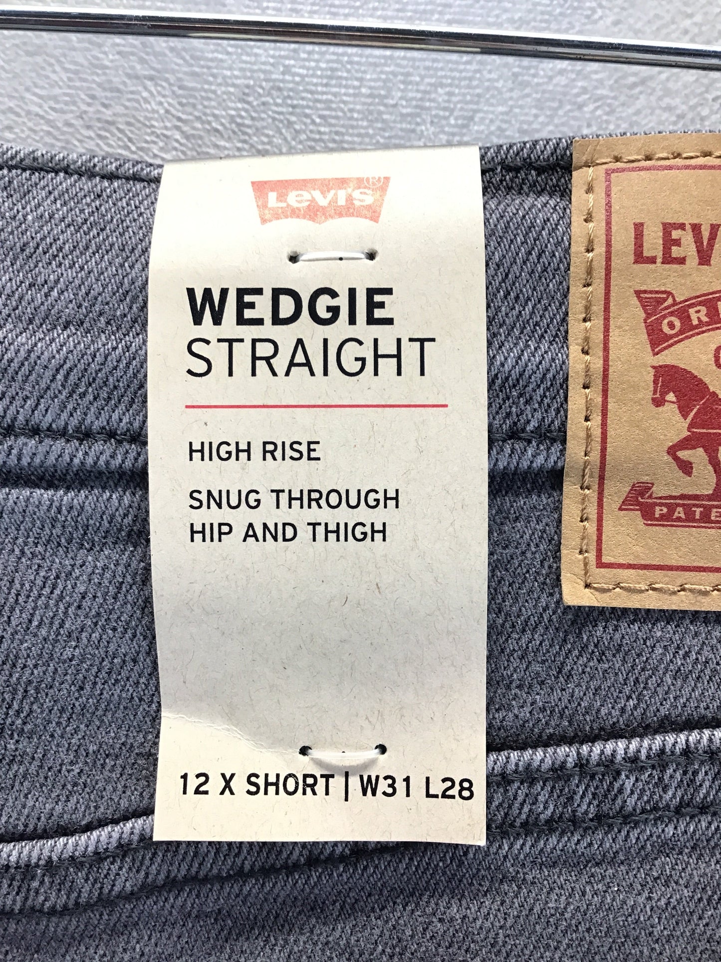 Jeans Straight By Levis In Grey, Size: 8