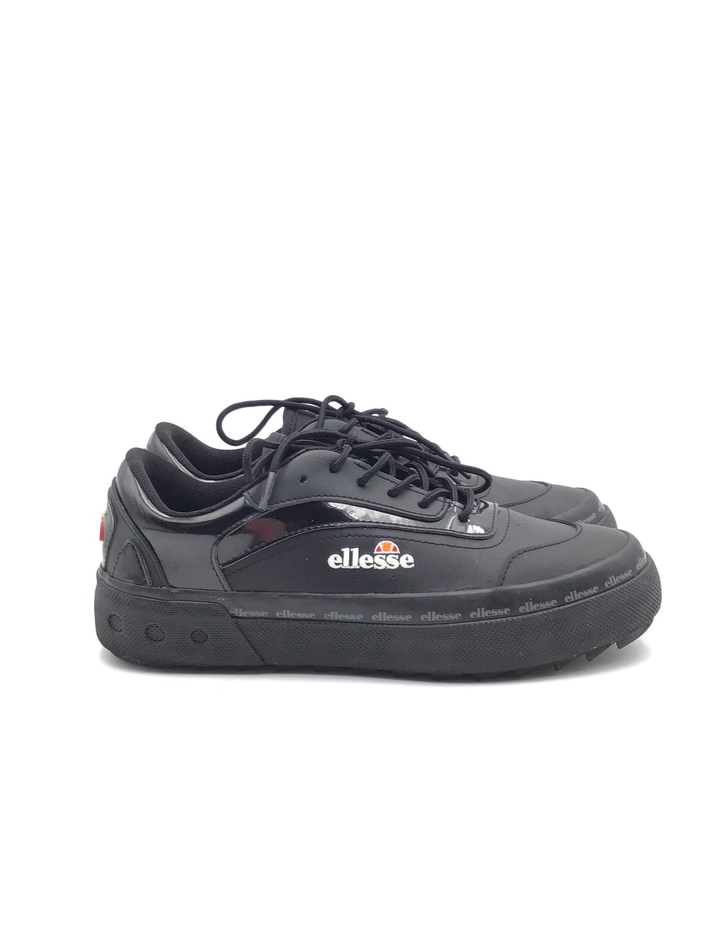 Shoes Sneakers By Clothes Mentor In Black, Size: 8