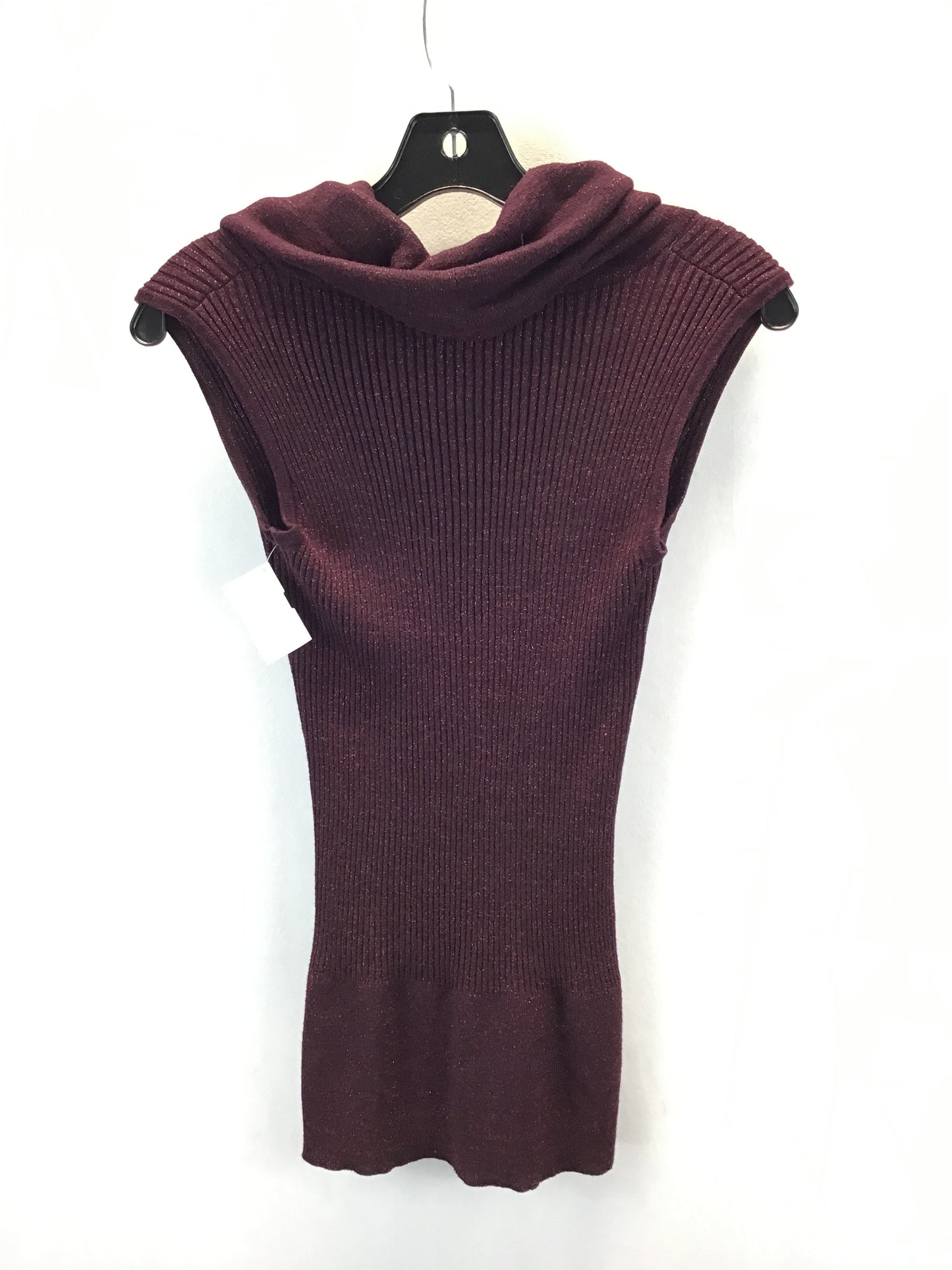 Top Sleeveless By Clothes Mentor In Red, Size: S