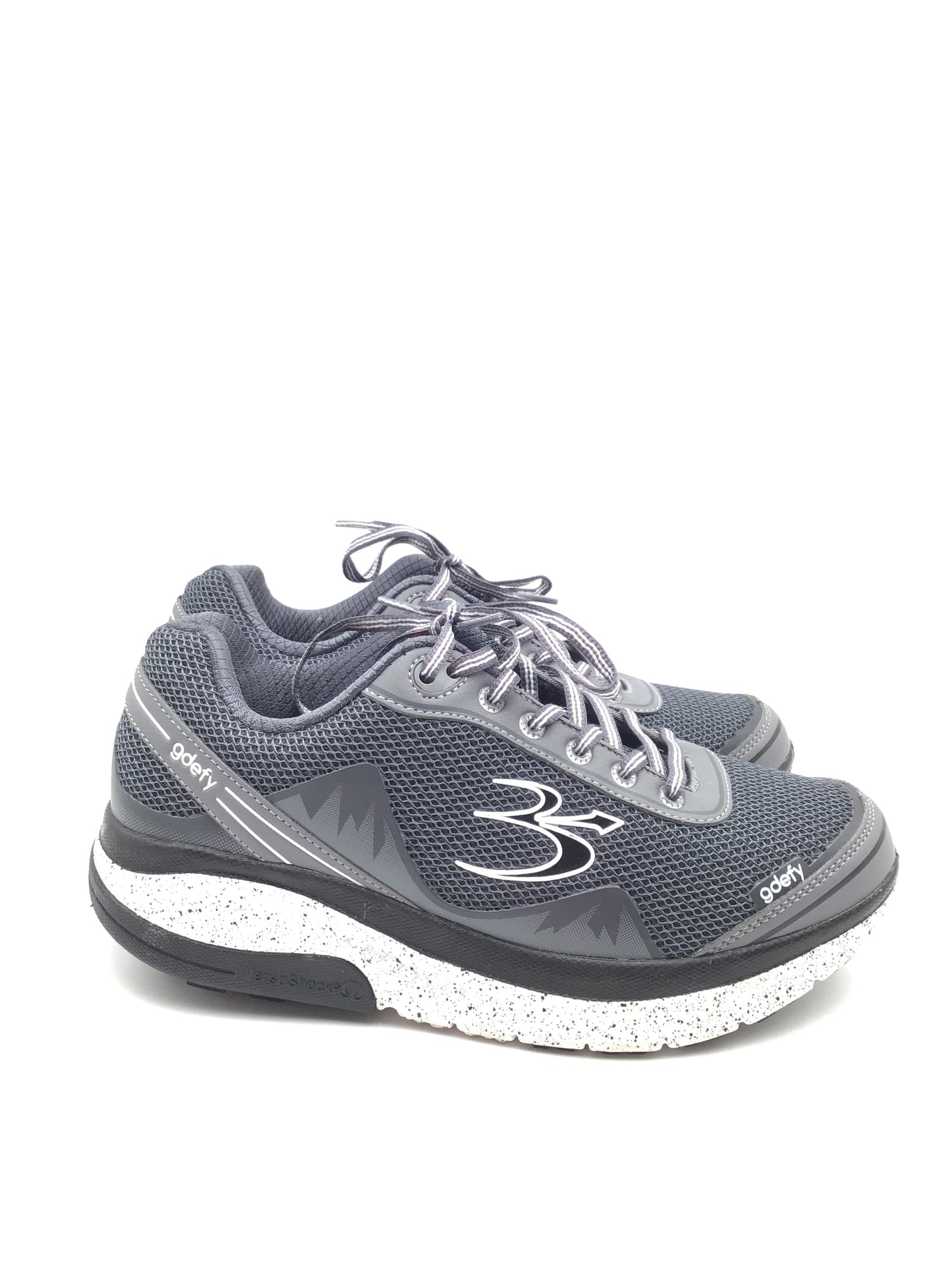 Shoes Athletic By Clothes Mentor In Grey & White, Size: 9