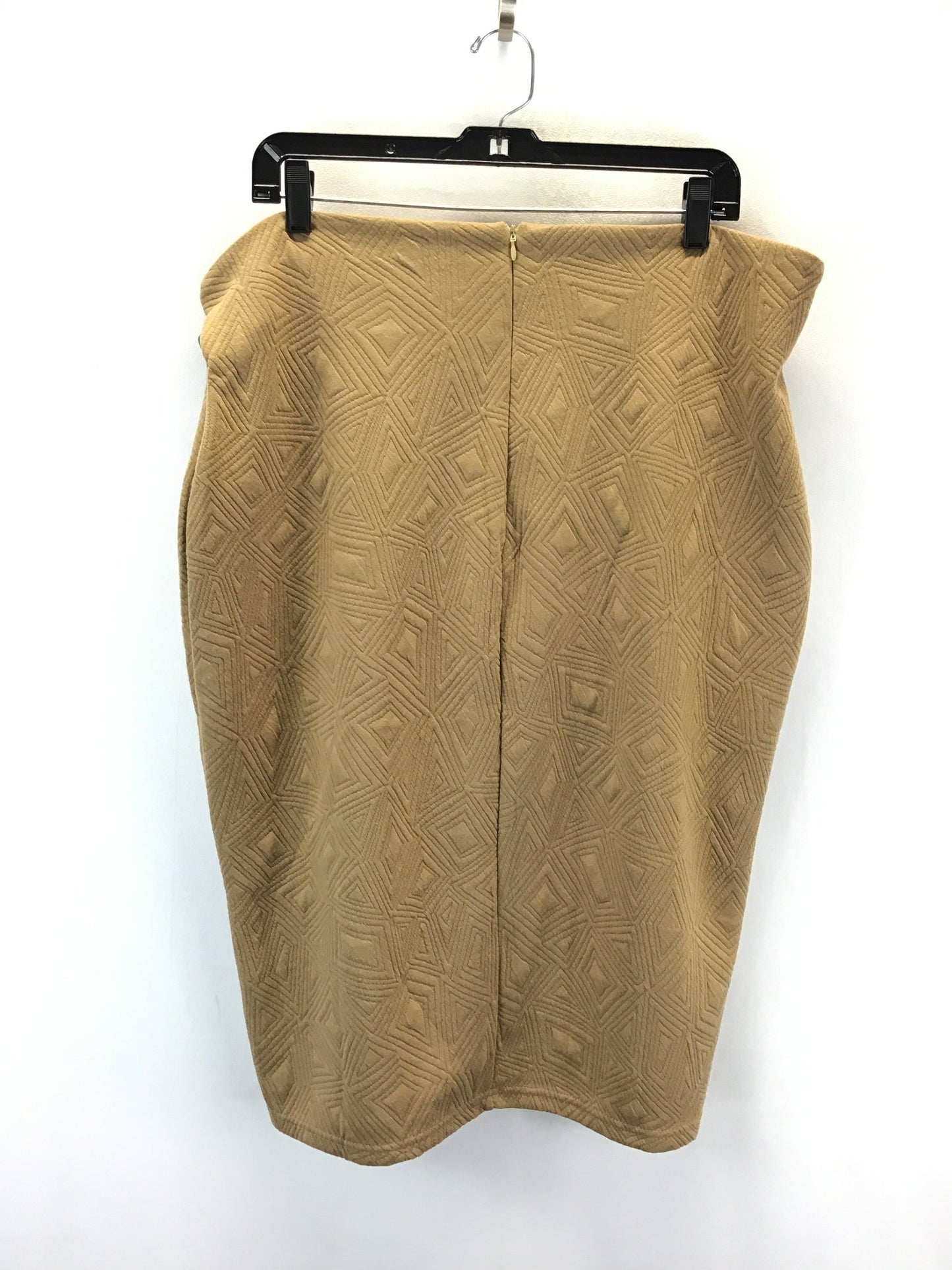 Skirt Midi By Clothes Mentor In Tan, Size: 2x