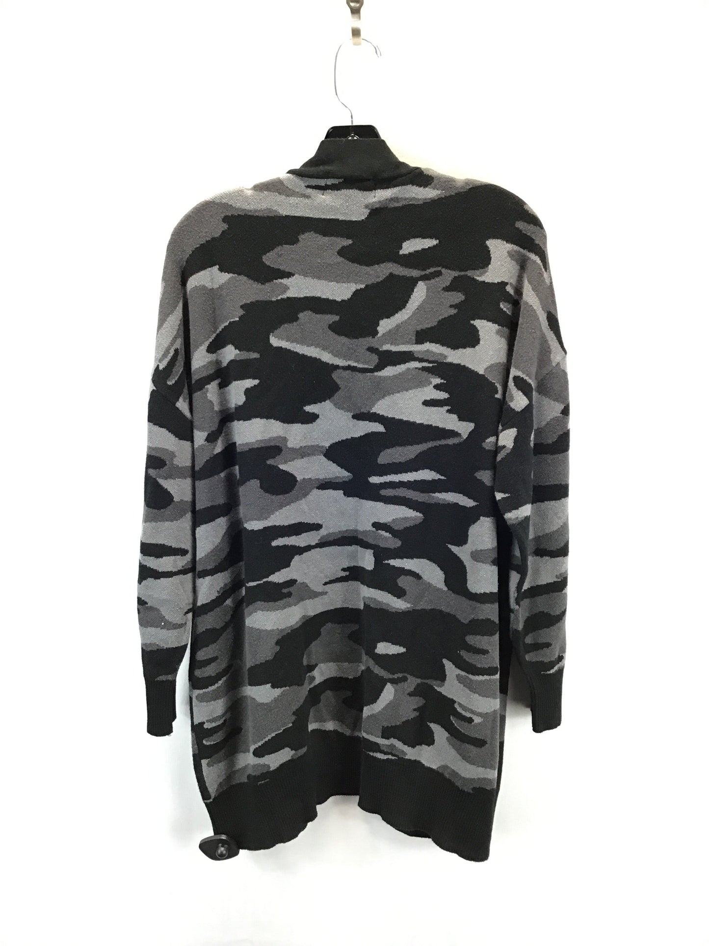 Sweater Cardigan By Clothes Mentor In Camouflage Print, Size: M