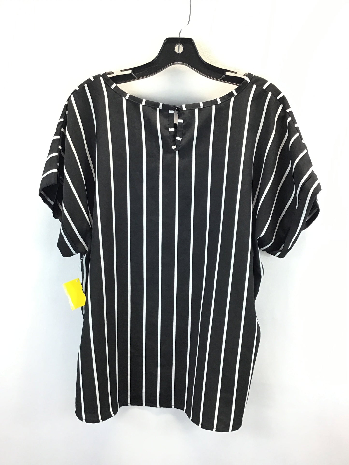 Top Short Sleeve By Shein In Striped, Size: 2x