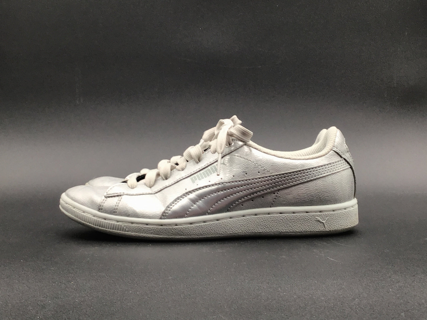 Silver Shoes Sneakers Puma, Size 7.5