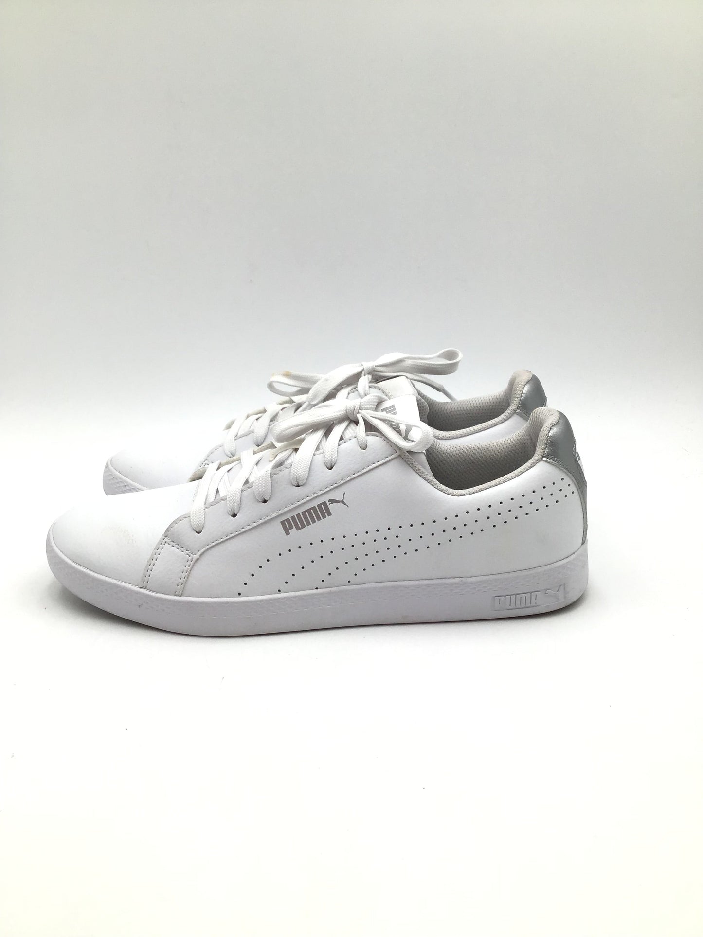 Shoes Athletic By Puma In White, Size: 7.5