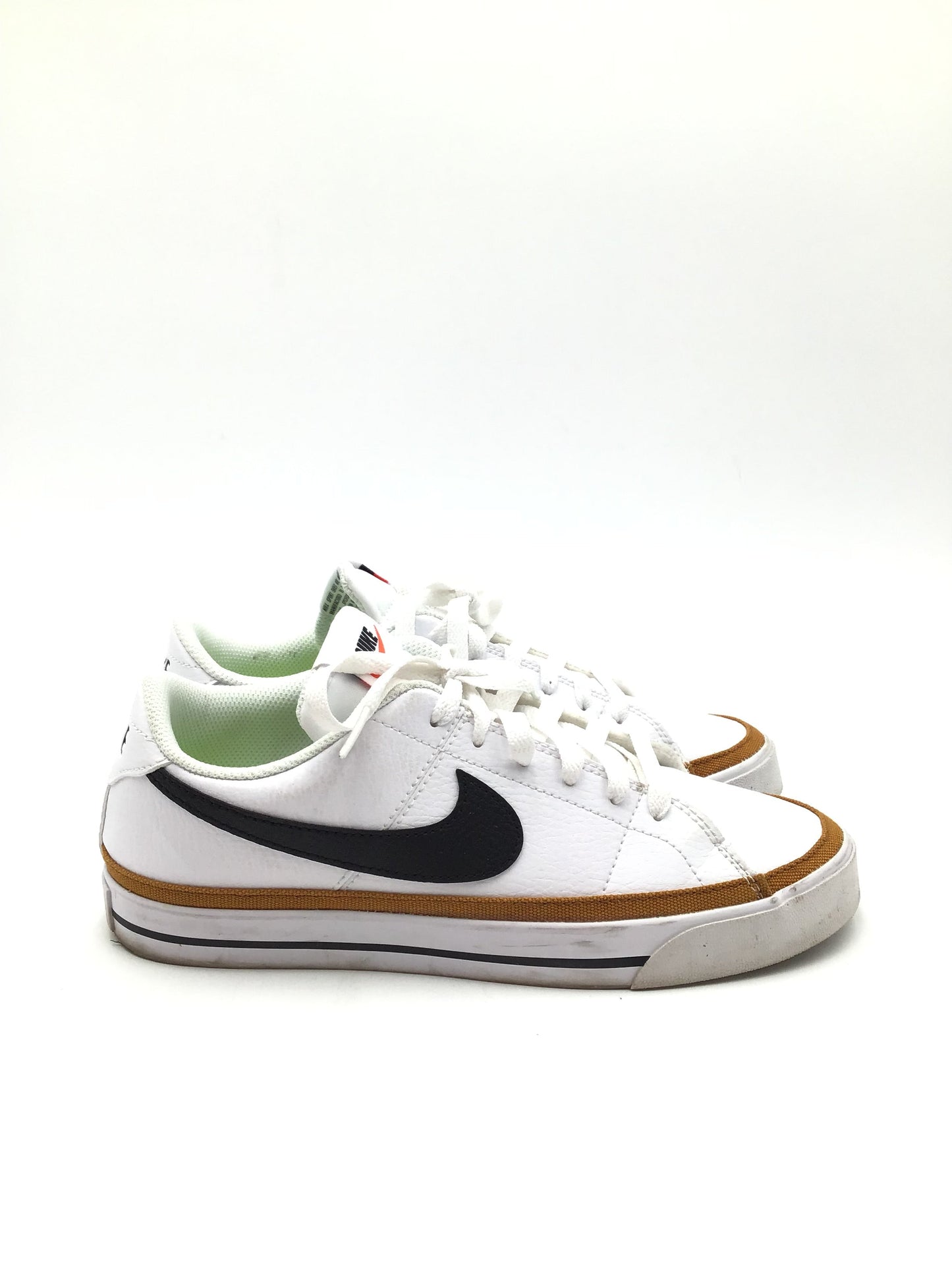 Shoes Sneakers By Nike In White, Size: 9