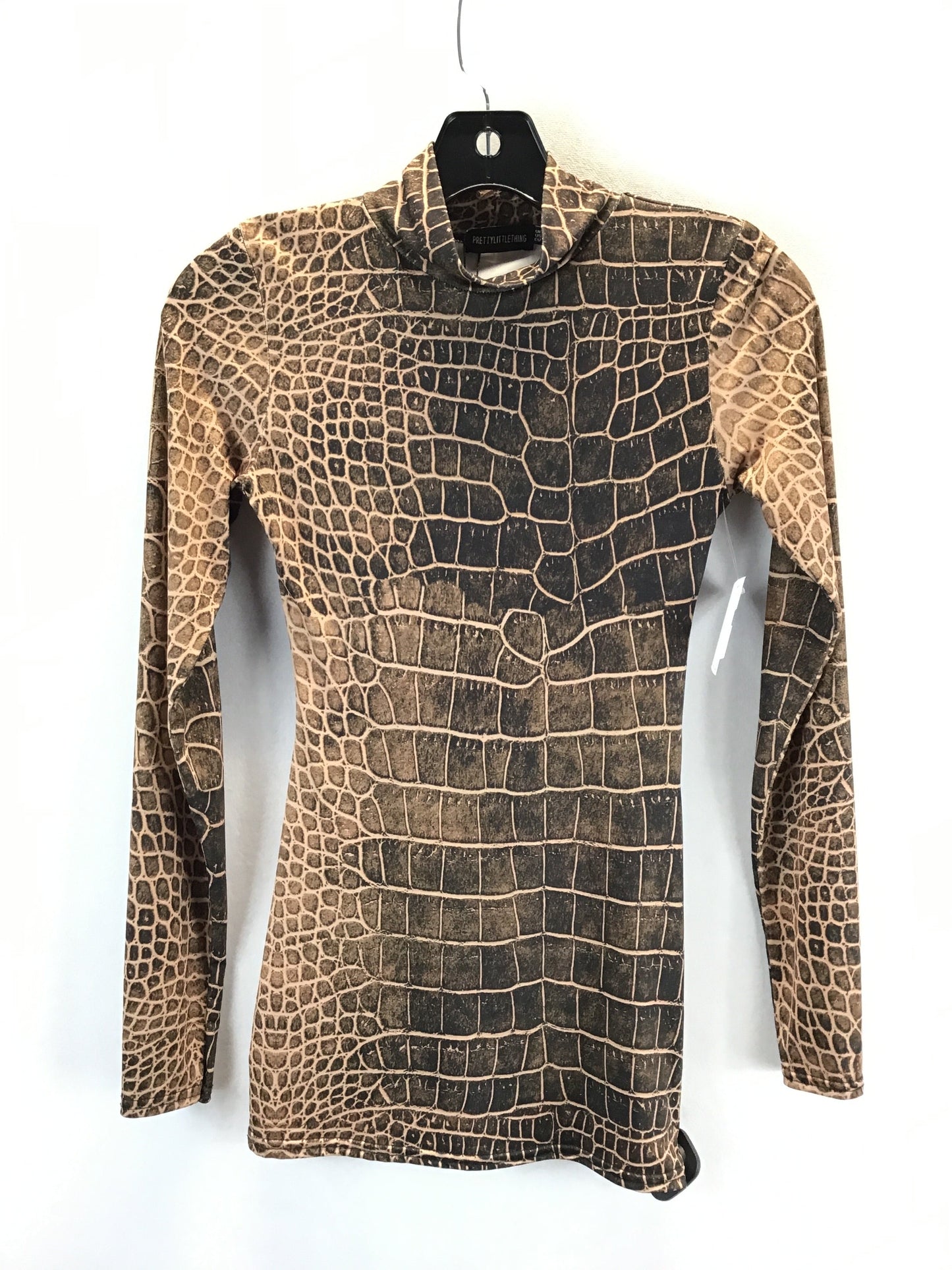 Top Long Sleeve By Pretty Little Thing In Brown, Size: 6