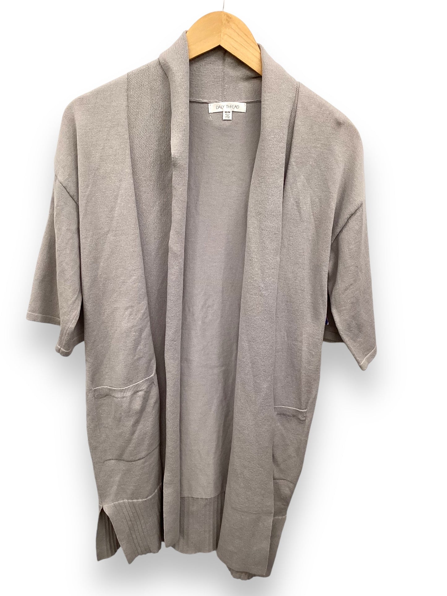 Cardigan By Clothes Mentor In Grey, Size: Xs