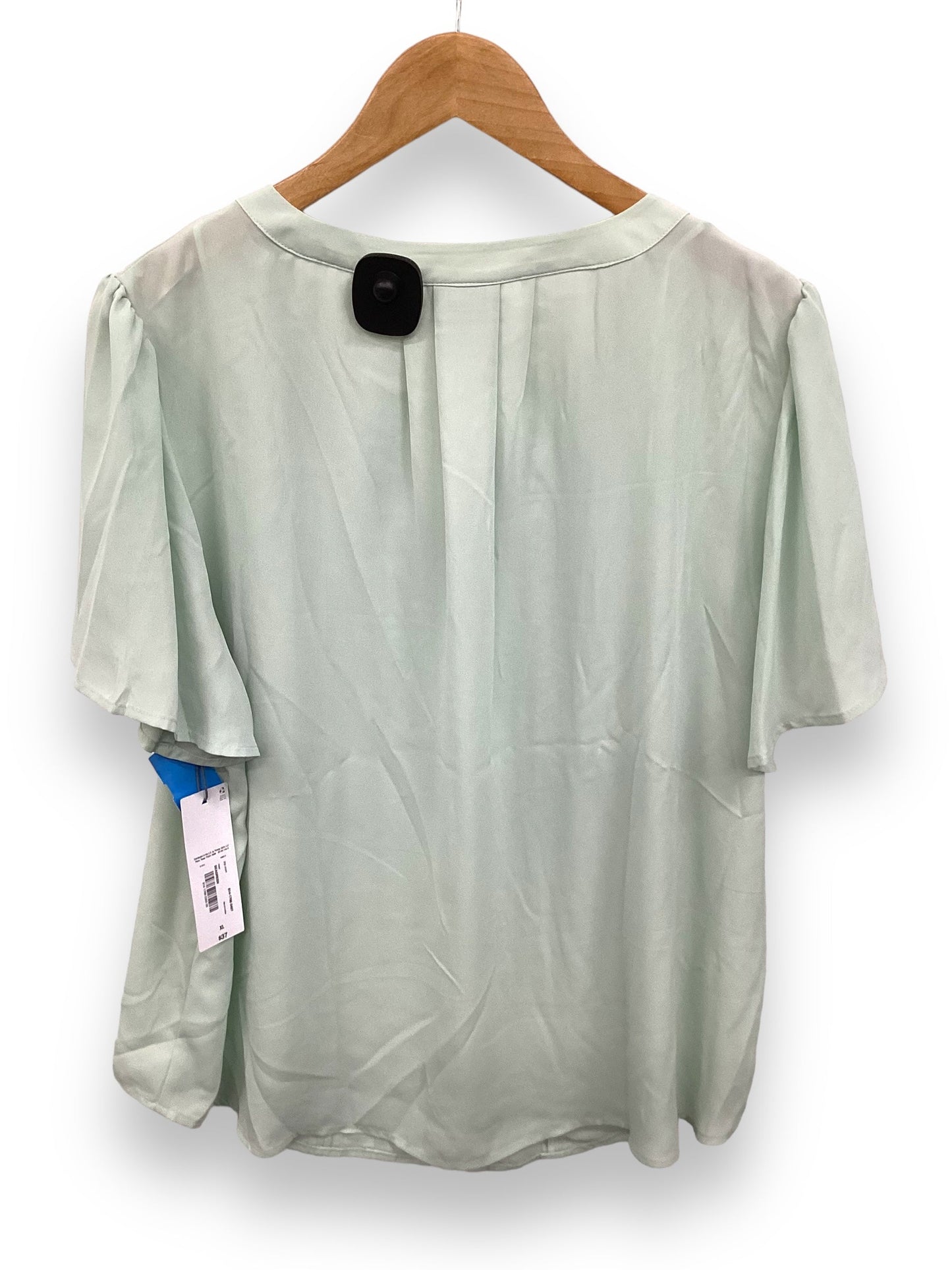 Top Short Sleeve By Liz Claiborne In Green, Size: Xl