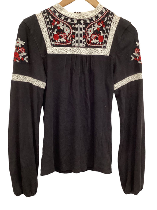 Top Long Sleeve By Free People In Black & White, Size: L