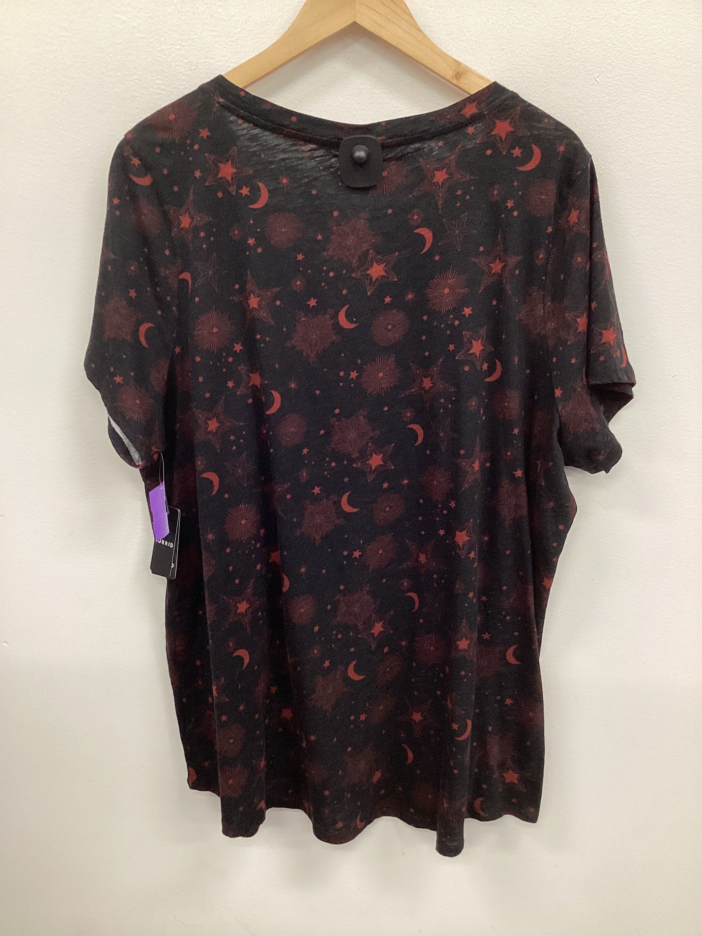 Top Short Sleeve By Torrid In Black & Red, Size: 3x