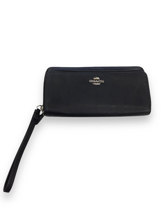 Wristlet Designer By Coach, Size: Medium