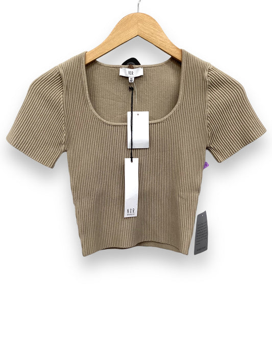 Top Short Sleeve By Clothes Mentor In Taupe, Size: Xs