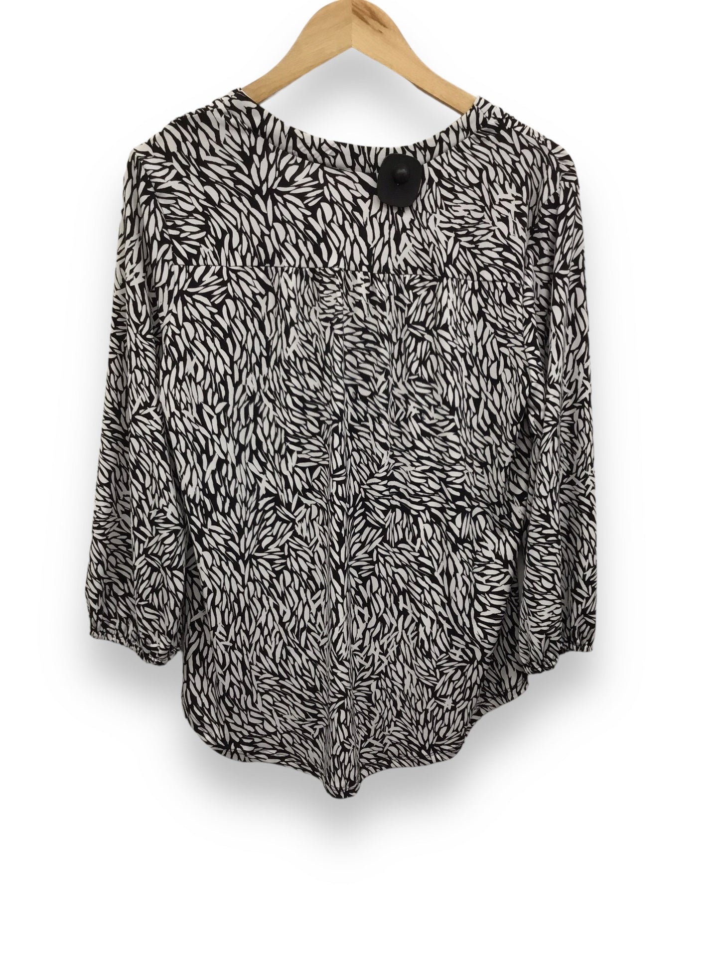 Top Long Sleeve By Vince Camuto In Black & White, Size: M