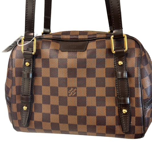 Crossbody Luxury Designer By Louis Vuitton  Size: Medium