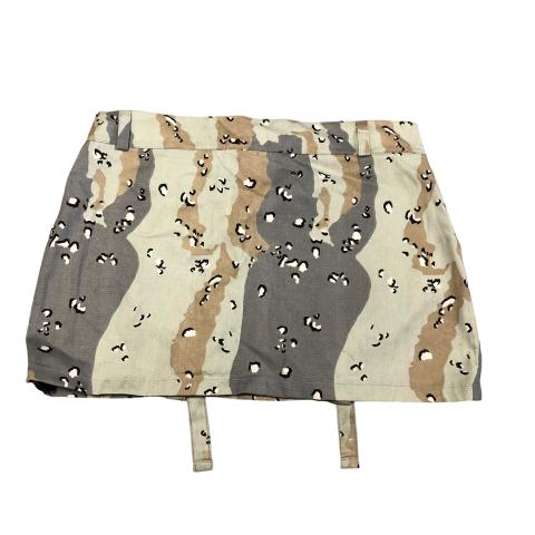 Skirt Mini & Short By Pretty Little Thing In Camouflage Print, Size: 10