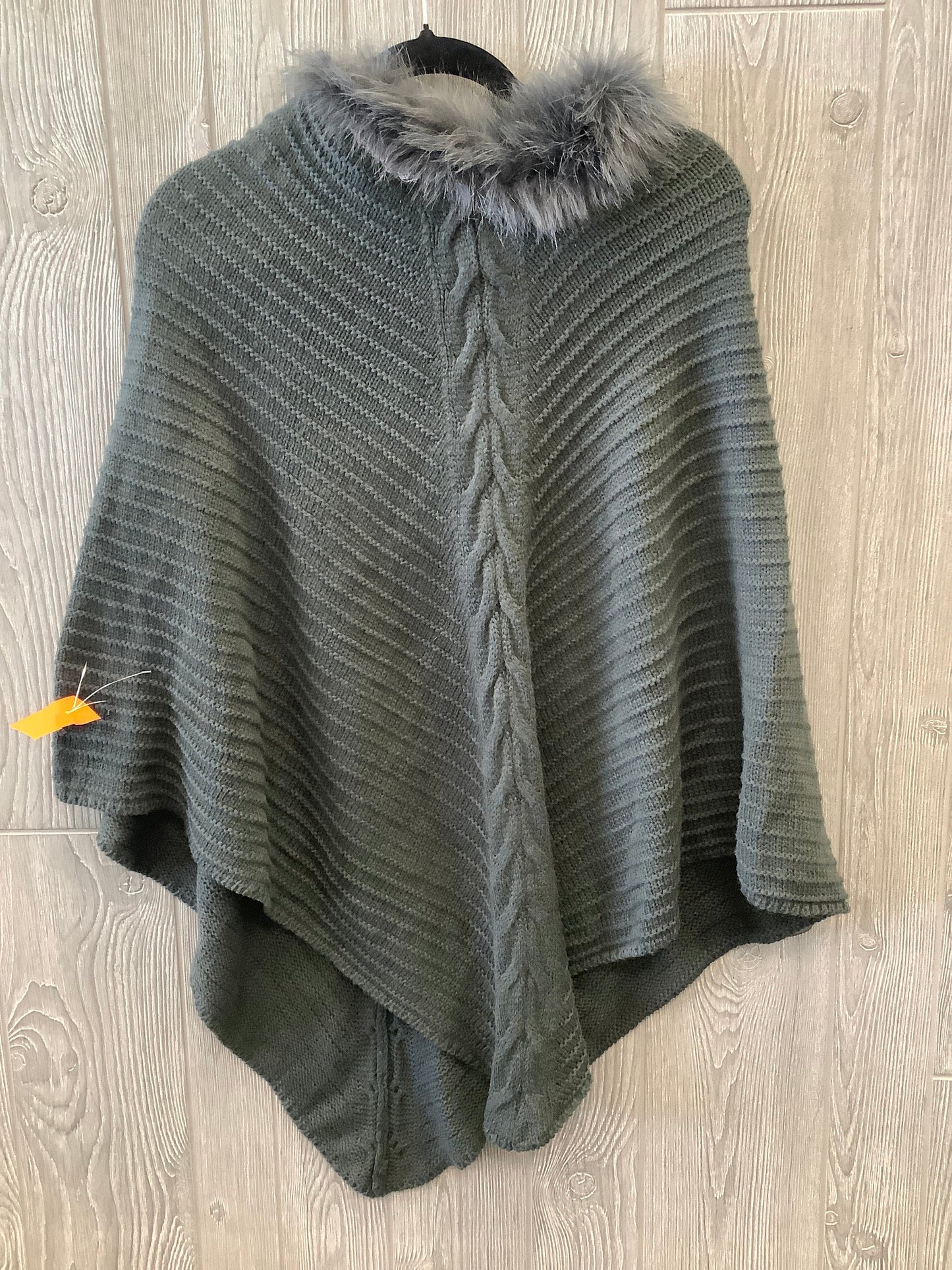 Grey Poncho Clothes Mentor, Size Onesize