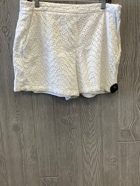 Shorts By Simply Vera  Size: 16