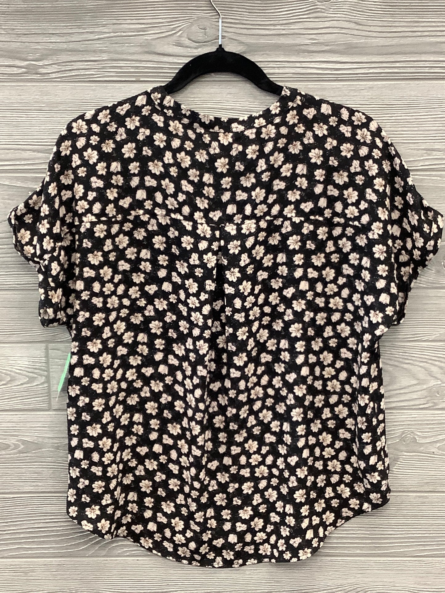 Blouse Short Sleeve By Maurices  Size: M