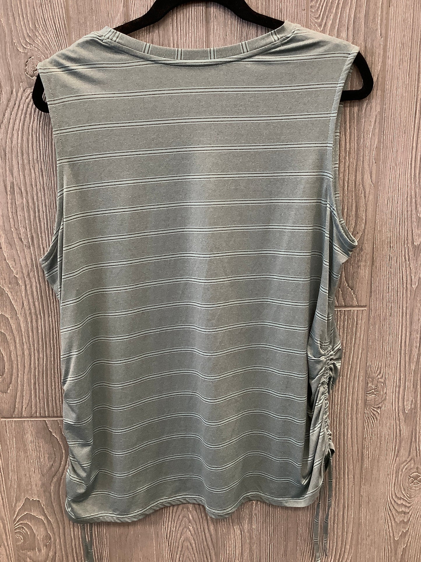 Top Sleeveless By Duluth Trading In Green, Size: Xl