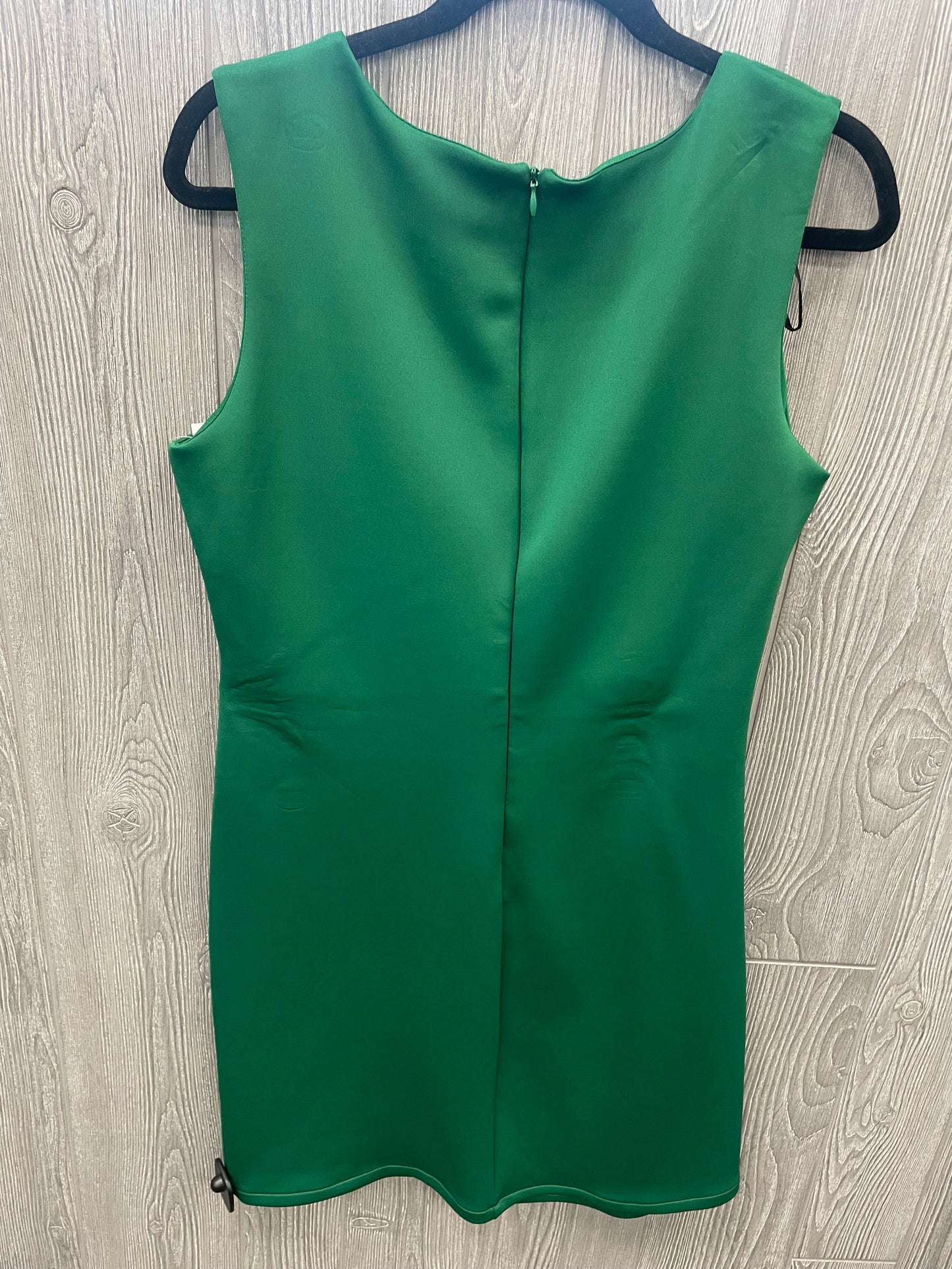 Green Dress Party Short Enfocus, Size L