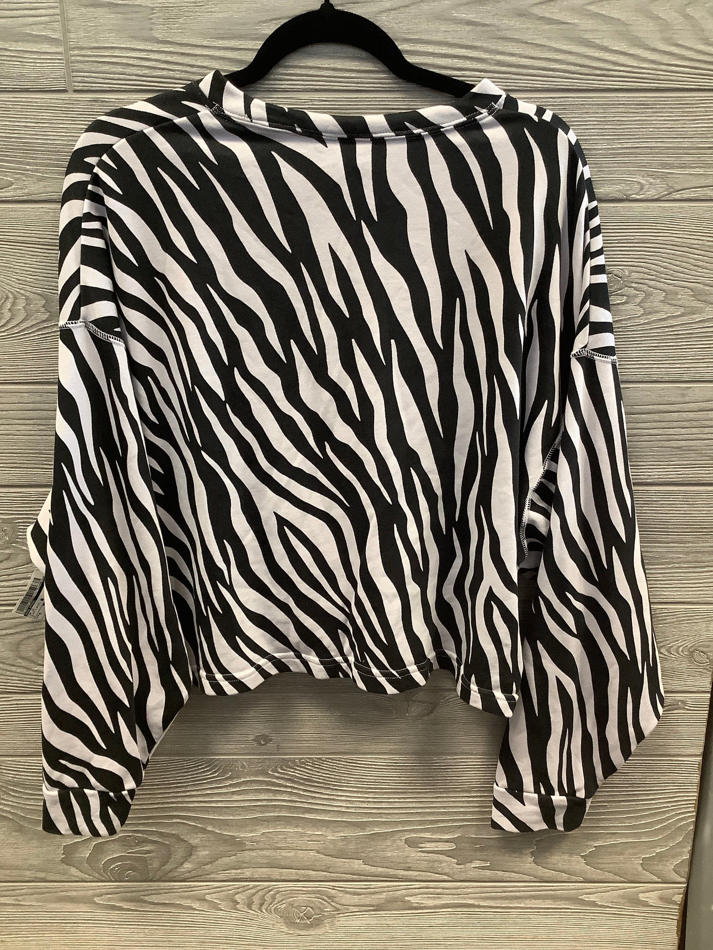 Top Long Sleeve By Nike Apparel In Black & White, Size: M