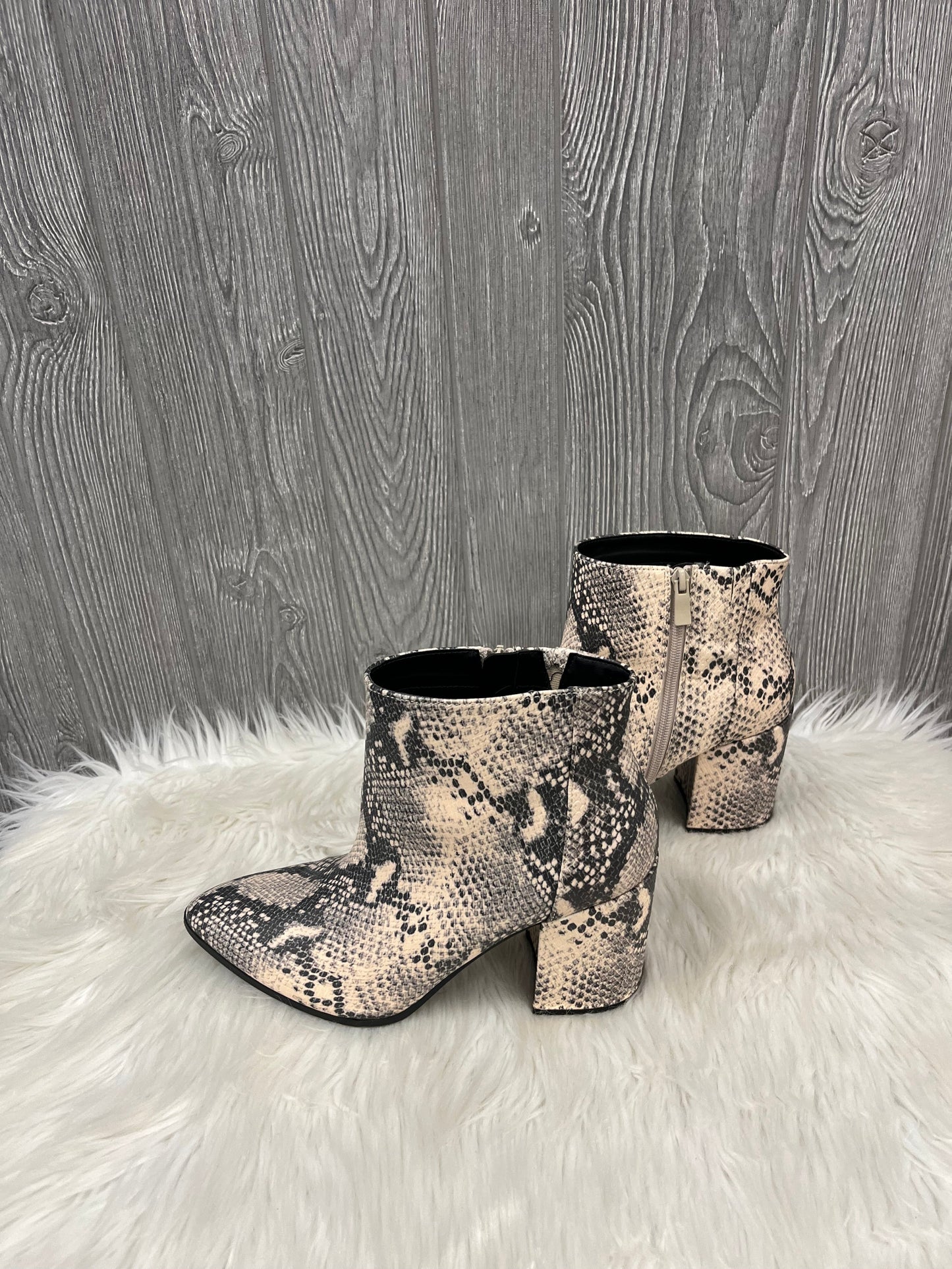 Boots Ankle Heels By Torrid In Snakeskin Print, Size: 9.5