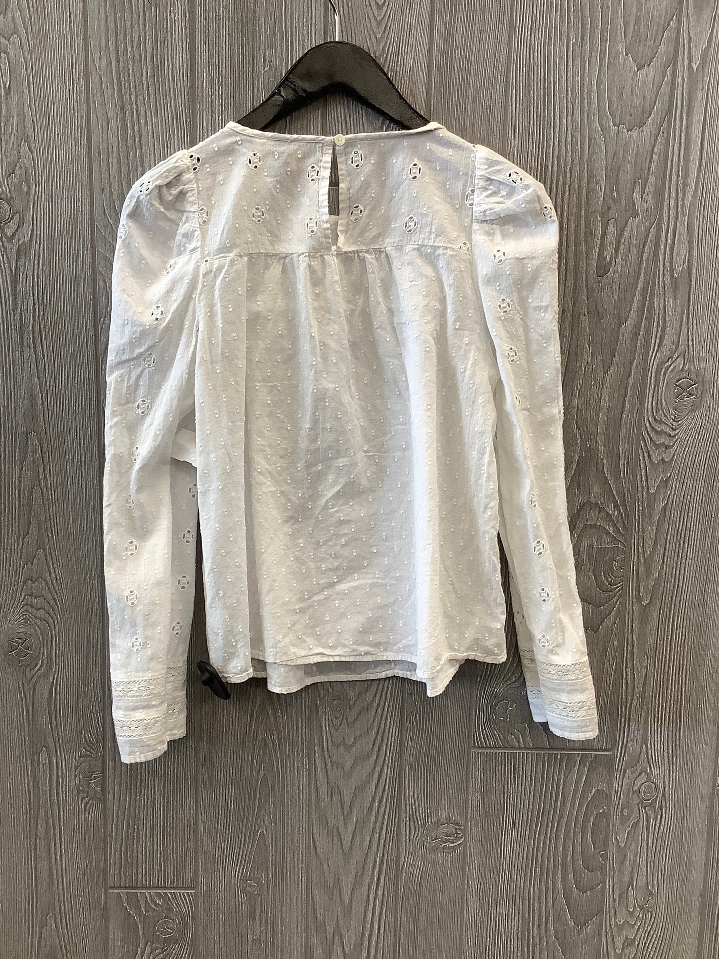 Top Long Sleeve By Universal Thread In White, Size: M