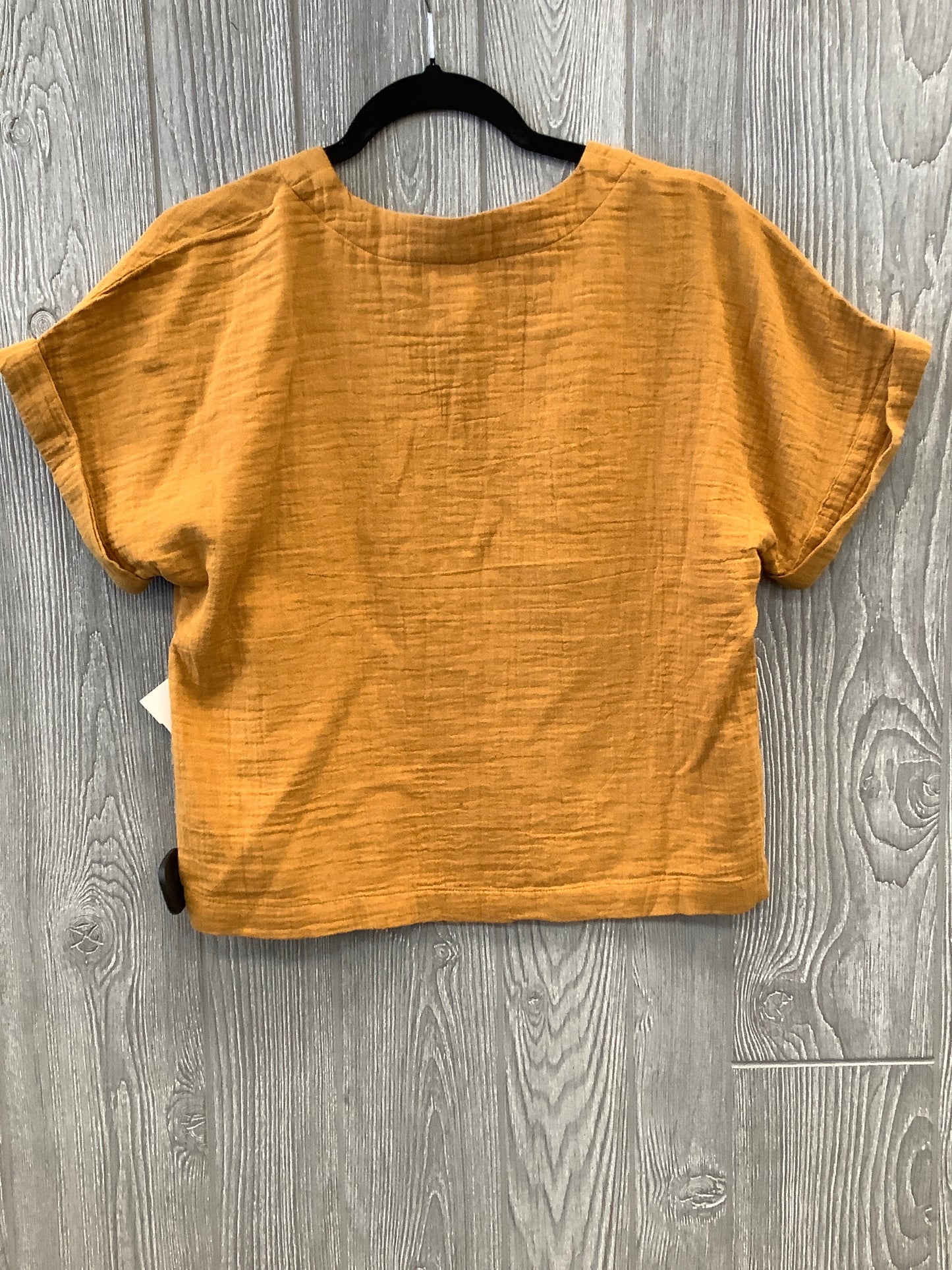 Top Short Sleeve By Universal Thread In Yellow, Size: S