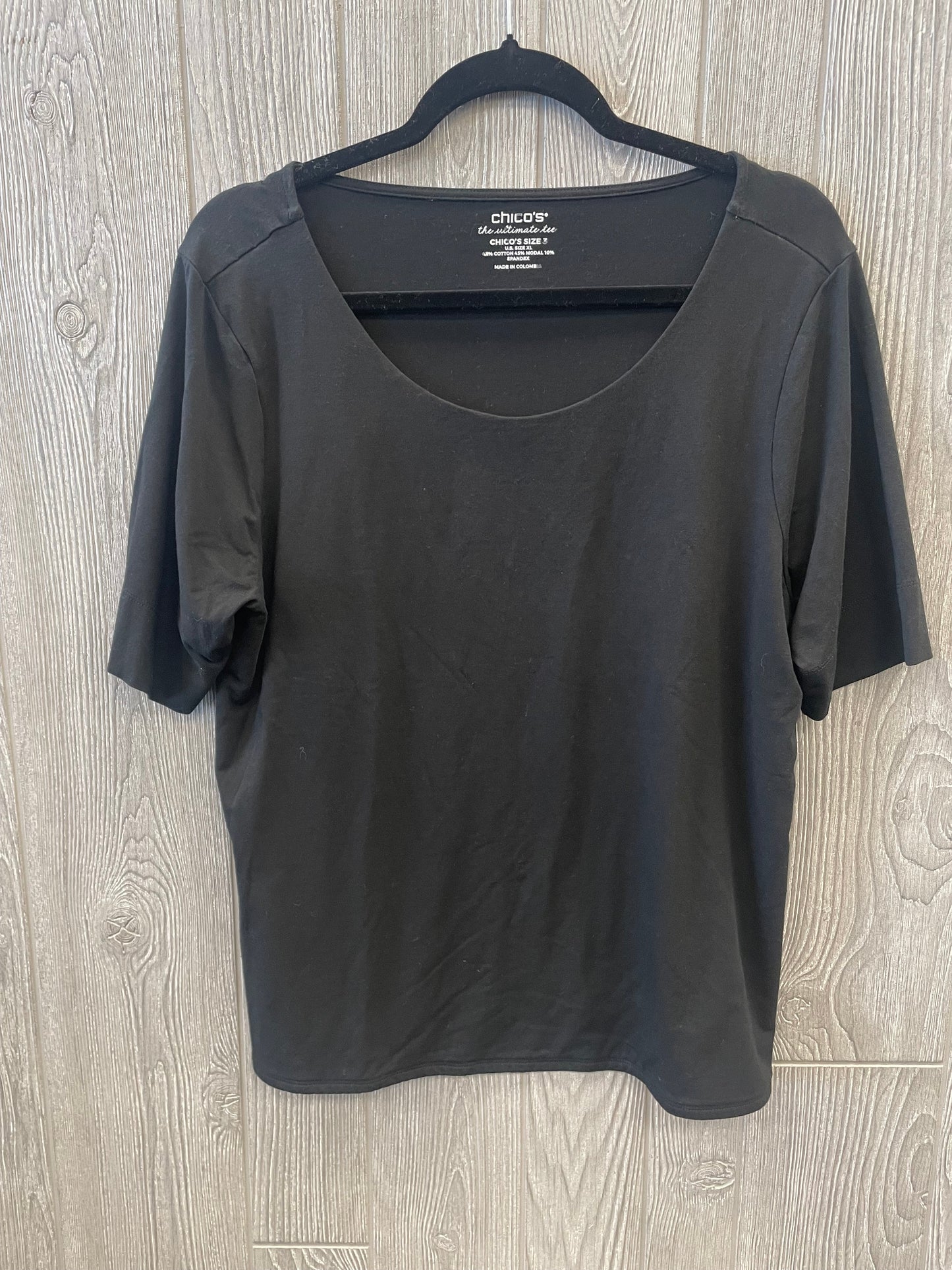 Top Short Sleeve By Chicos In Black, Size: Xl