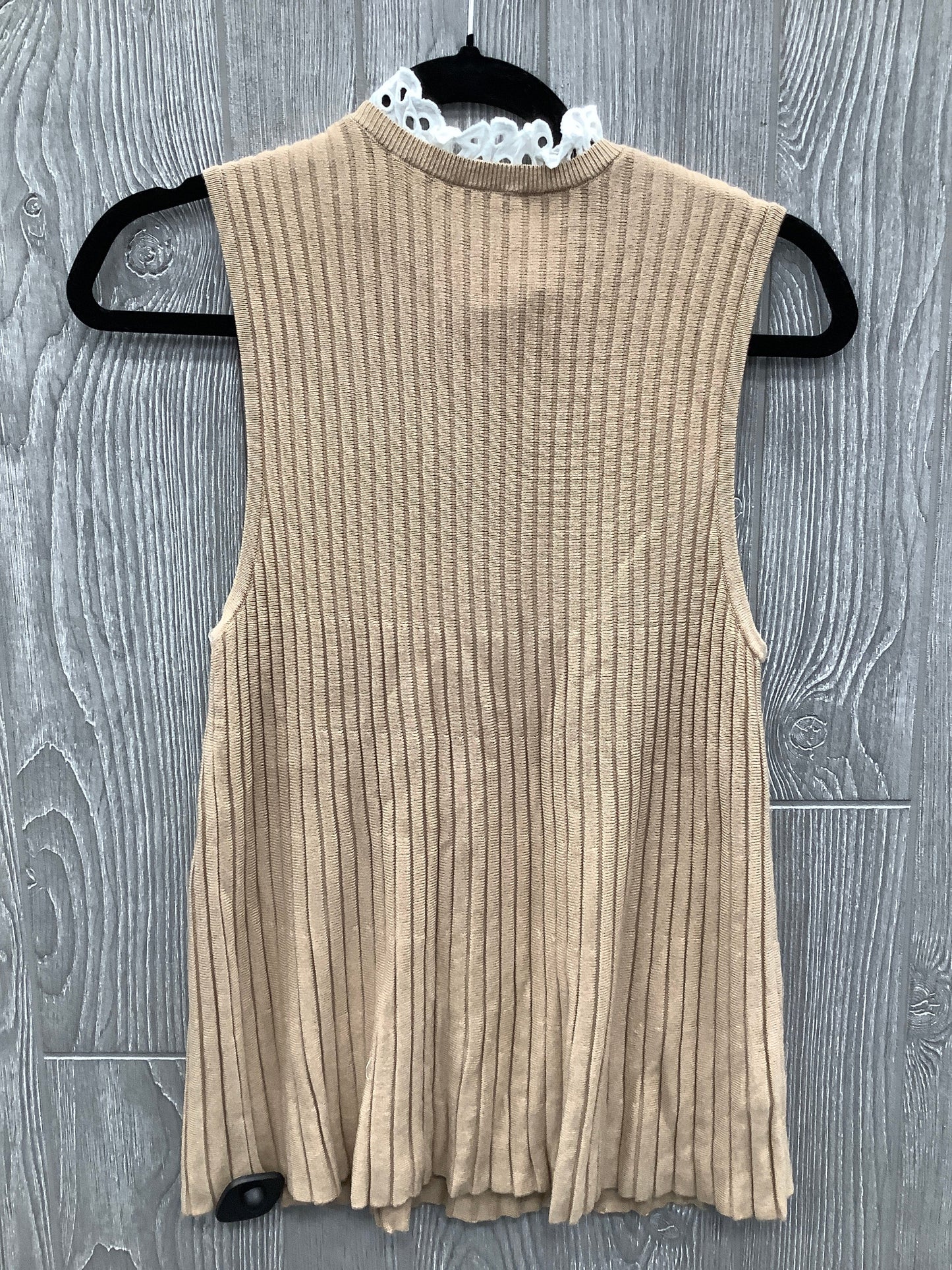 Top Sleeveless By Ann Taylor In Tan, Size: M