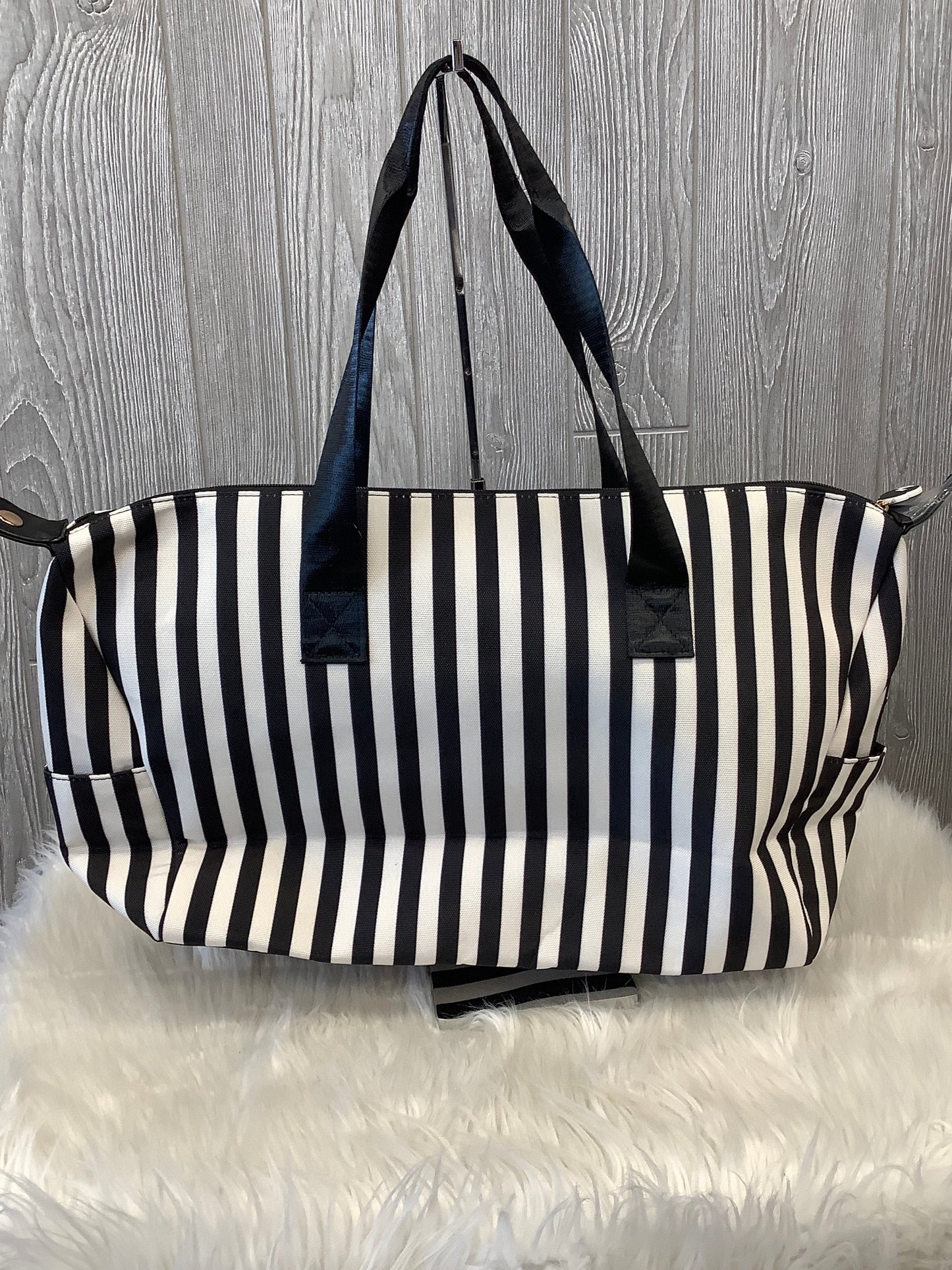 Duffle And Weekender By Alice + Olivia, Size: Large