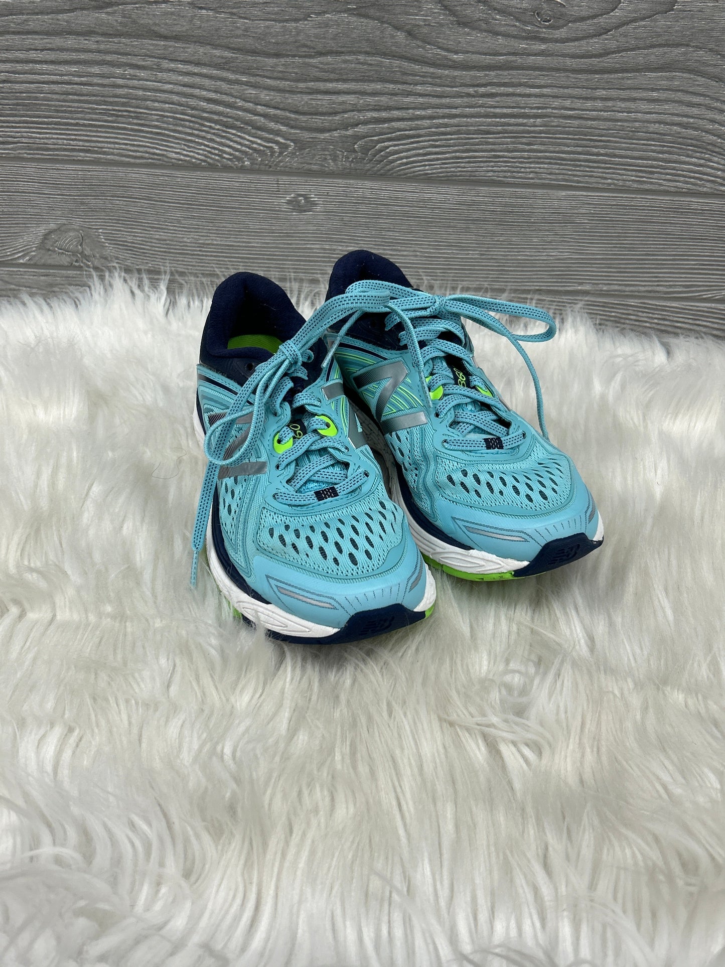 Shoes Athletic By New Balance In Blue, Size: 6