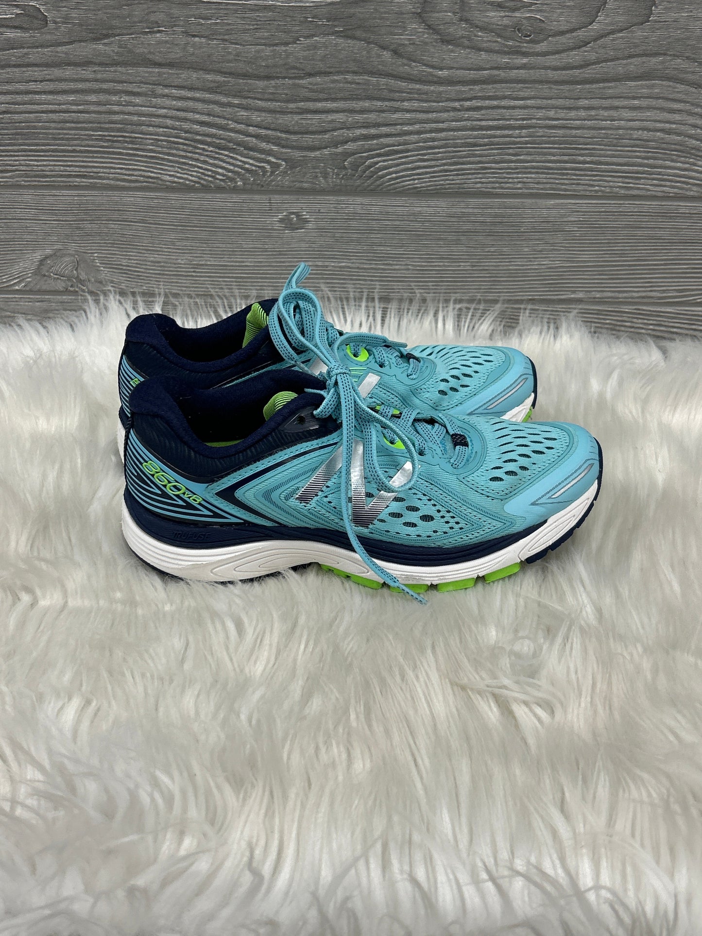 Shoes Athletic By New Balance In Blue, Size: 6