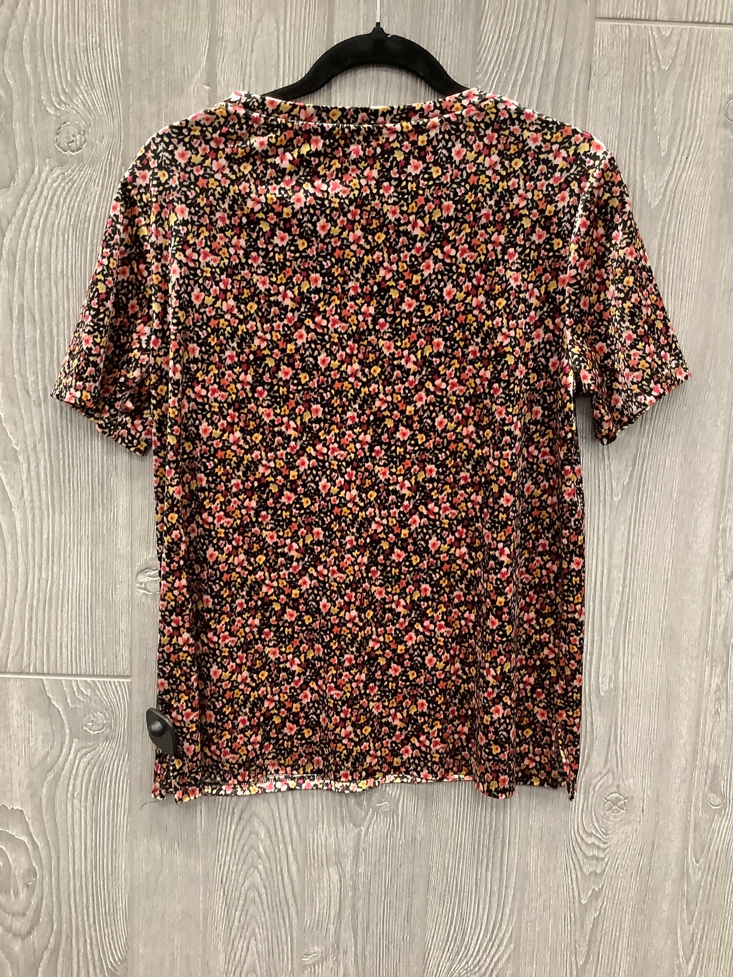 Top Short Sleeve By Old Navy In Multi-colored, Size: M