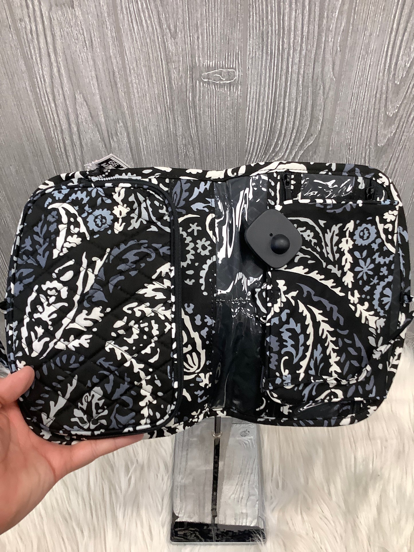 Makeup Bag By Vera Bradley, Size: Medium