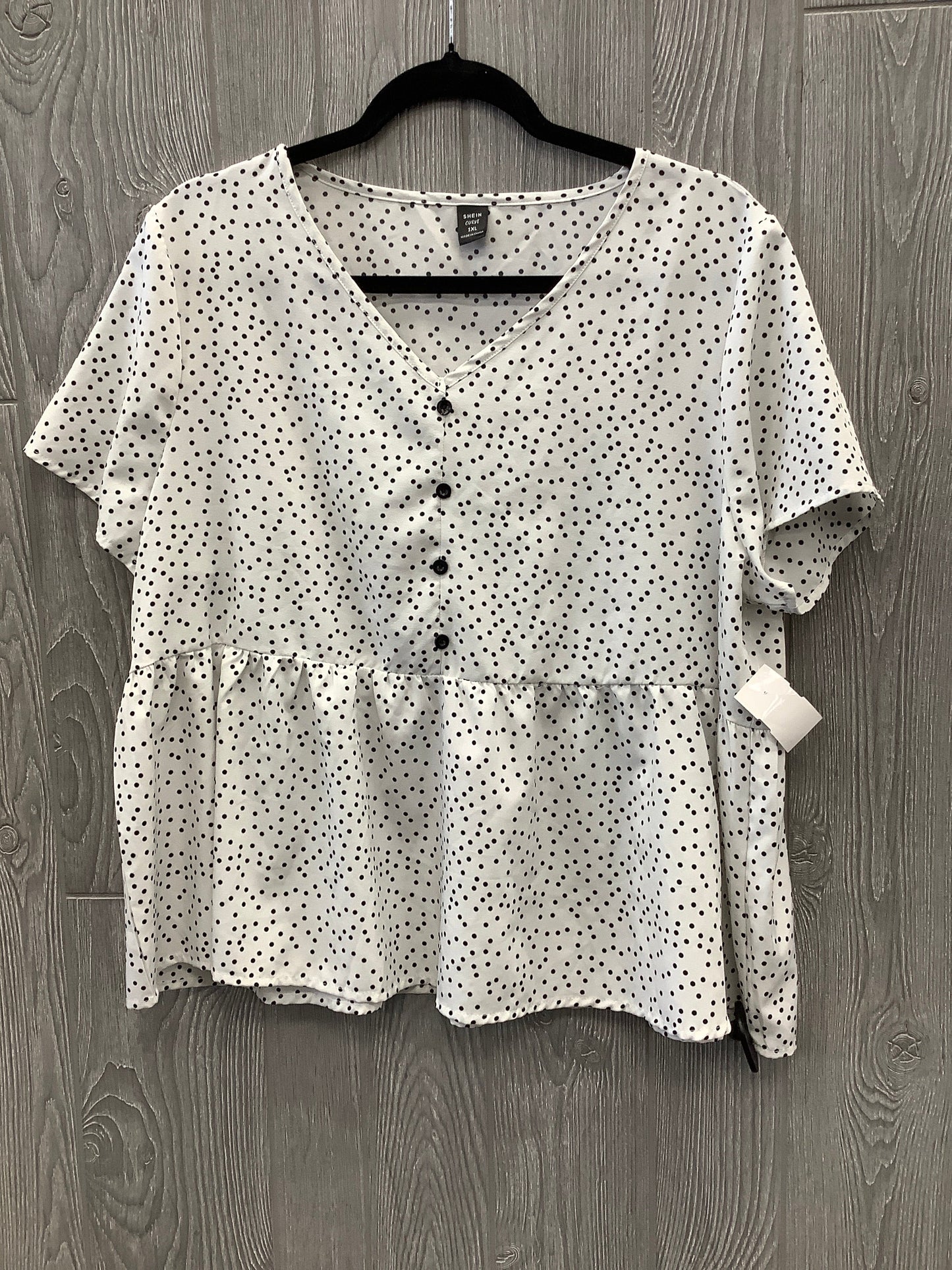 Top Short Sleeve By Shein In Dots, Size: 1x