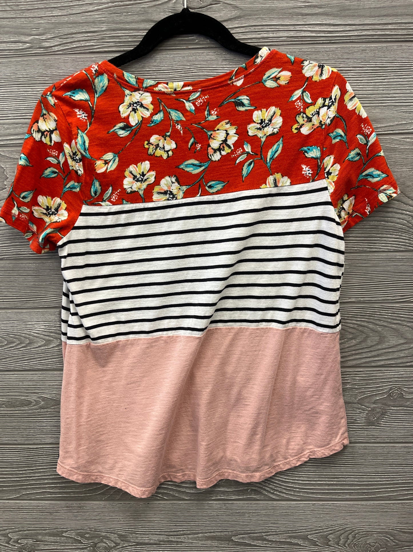 Top Short Sleeve By Maurices In Floral Print, Size: M