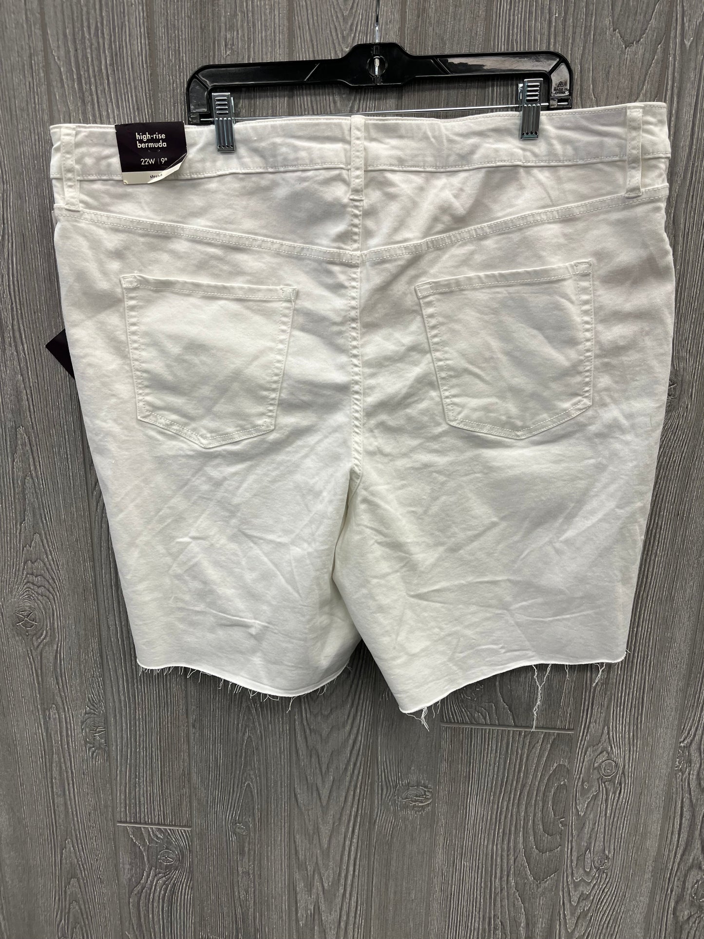 Shorts By Ava & Viv In White, Size: 22