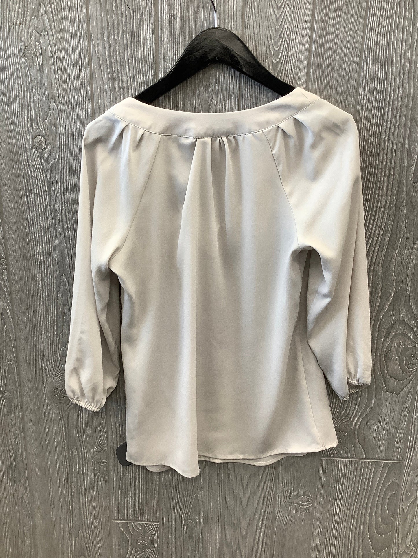 Top 3/4 Sleeve By Maurices In Grey, Size: S