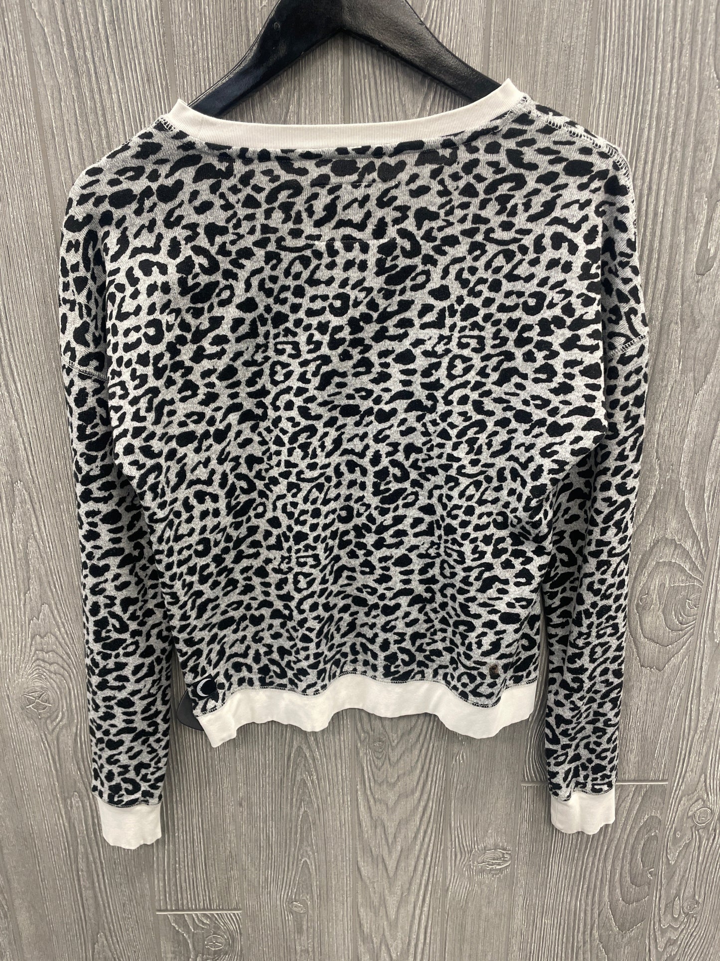 Athletic Top Long Sleeve Collar By Zyia In Animal Print, Size: M