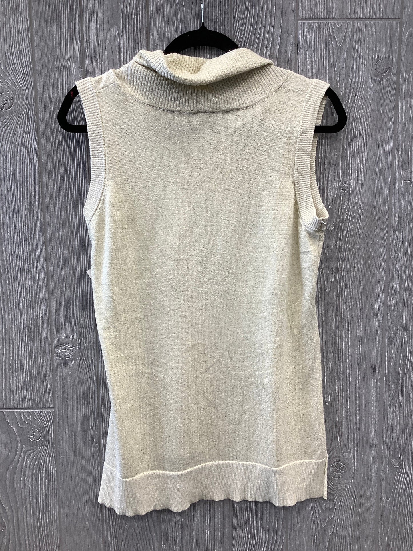 Top Sleeveless By Clothes Mentor In Gold, Size: L