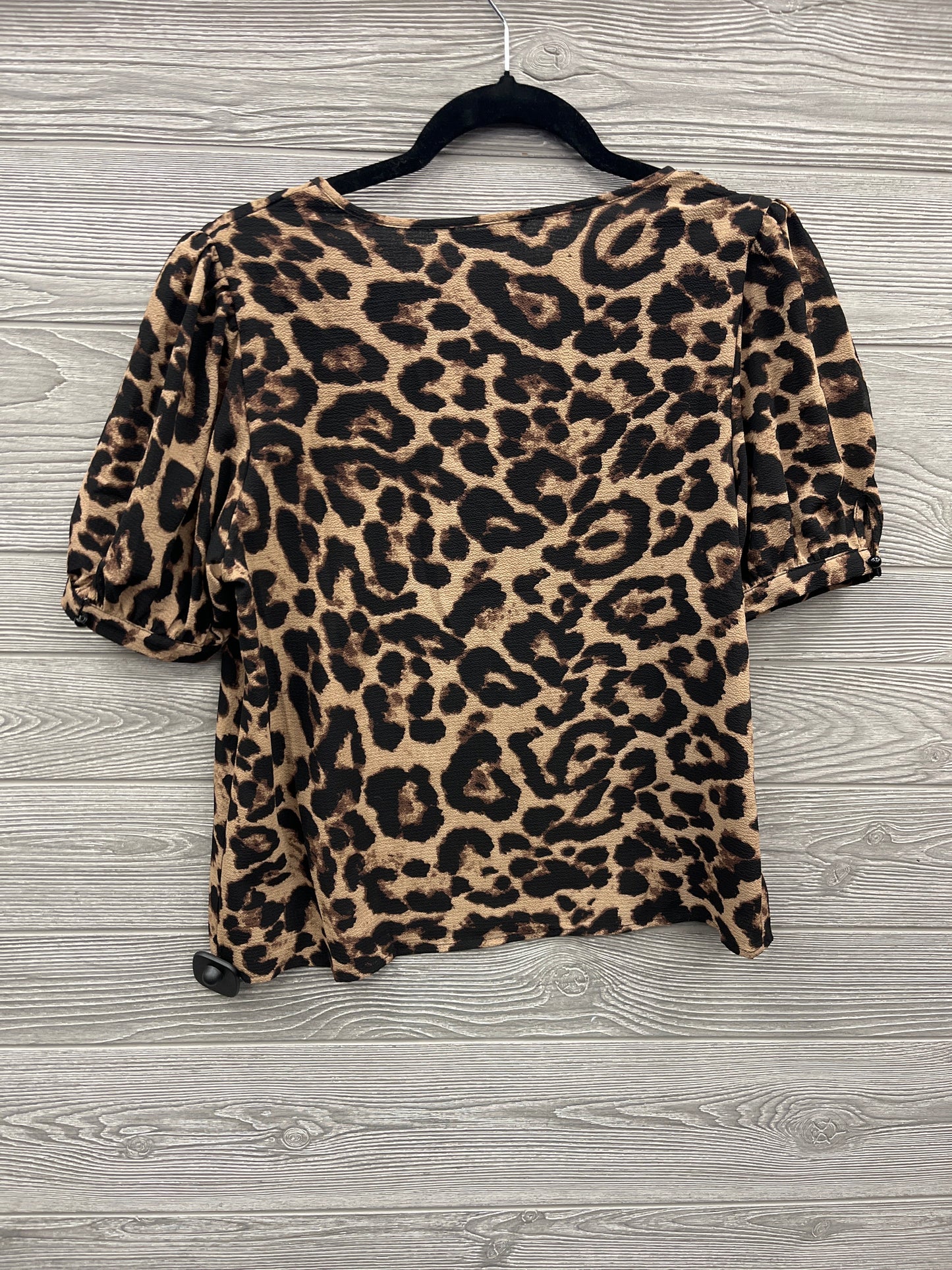 Top Short Sleeve By Shein In Animal Print, Size: M