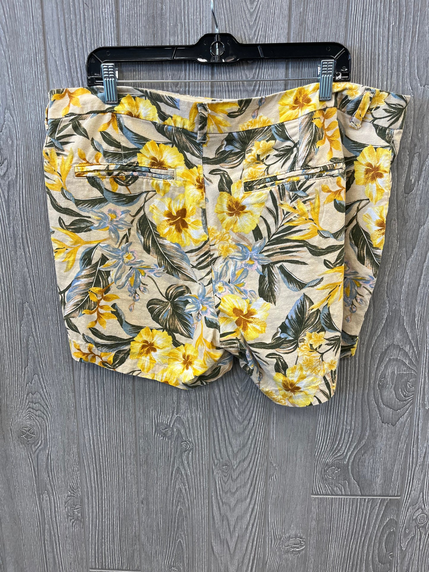 Shorts By Old Navy In Yellow, Size: 16