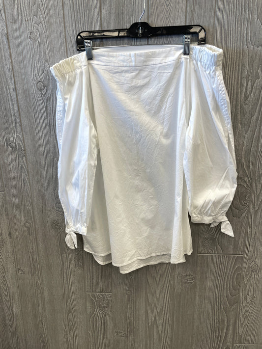 Top Long Sleeve By Monroe And Main In White, Size: 2x