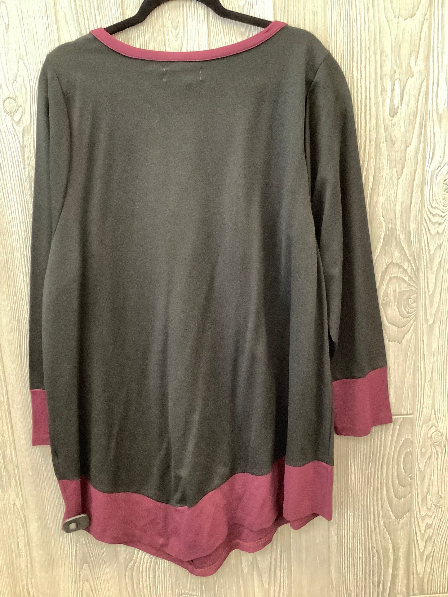 Top Long Sleeve By Cj Banks In Black, Size: 3x