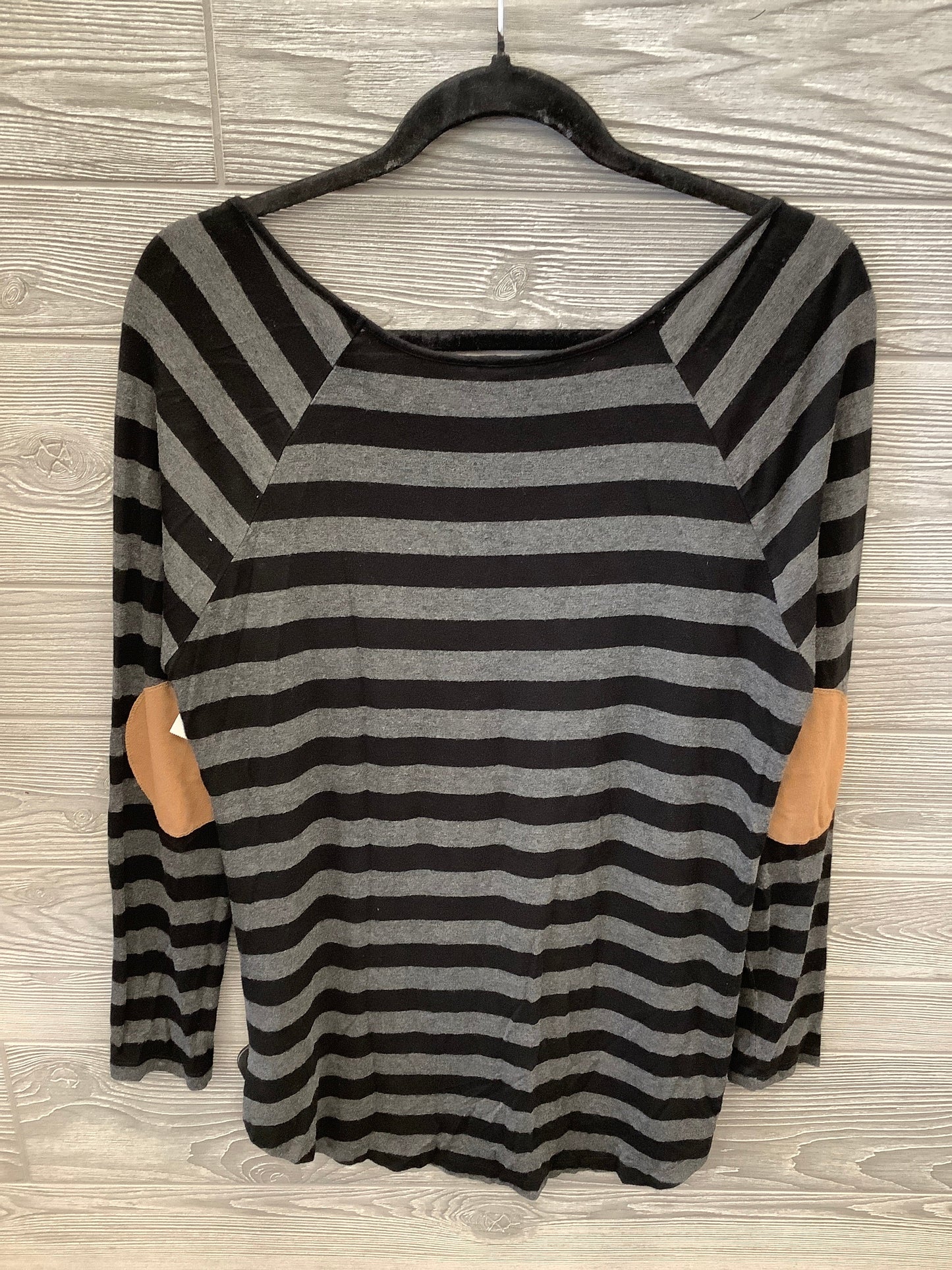 Top Long Sleeve By Zenana Outfitters In Black, Size: L