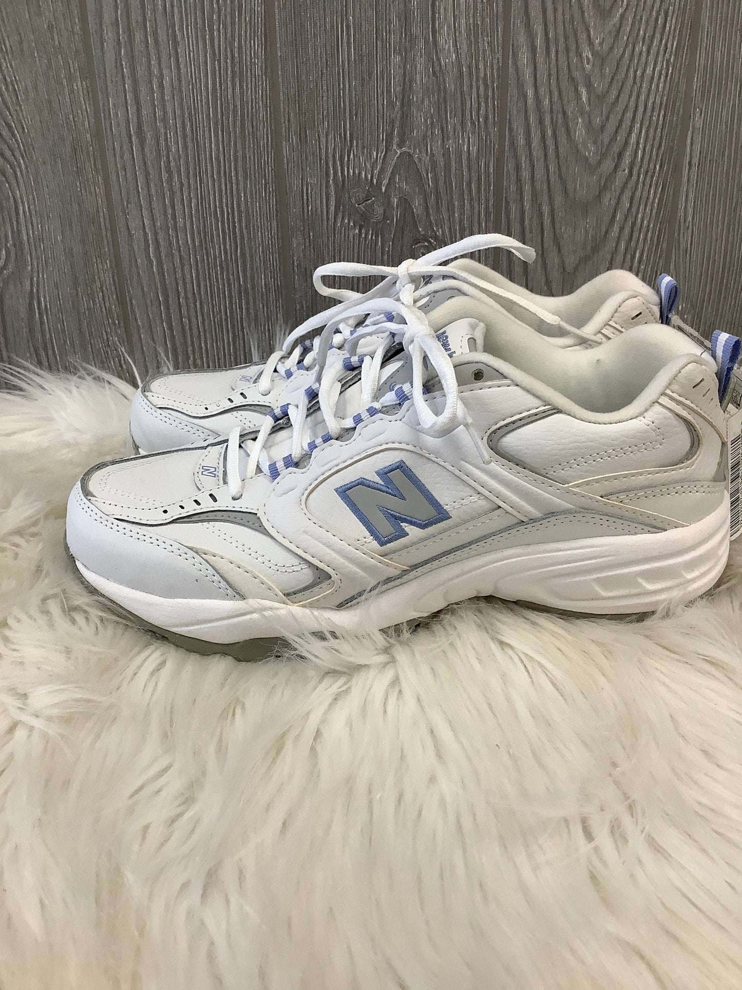 Shoes Athletic By New Balance In White, Size: 7.5