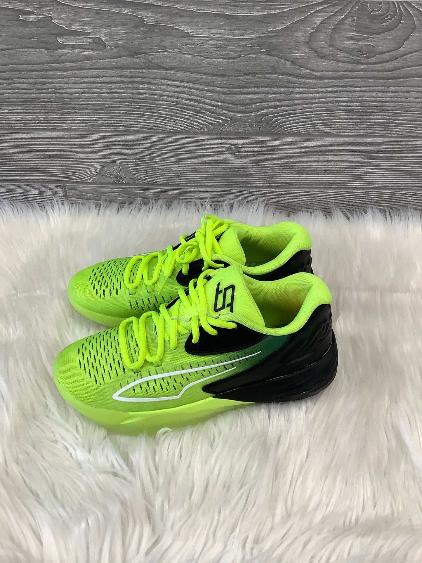 Shoes Athletic By Puma In Green, Size: 7.5