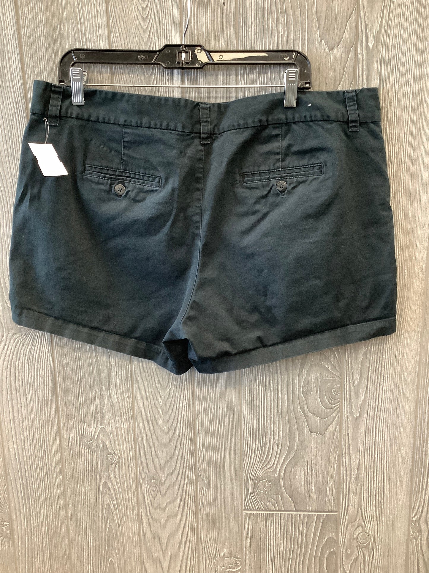 Shorts By Gap In Black, Size: 16